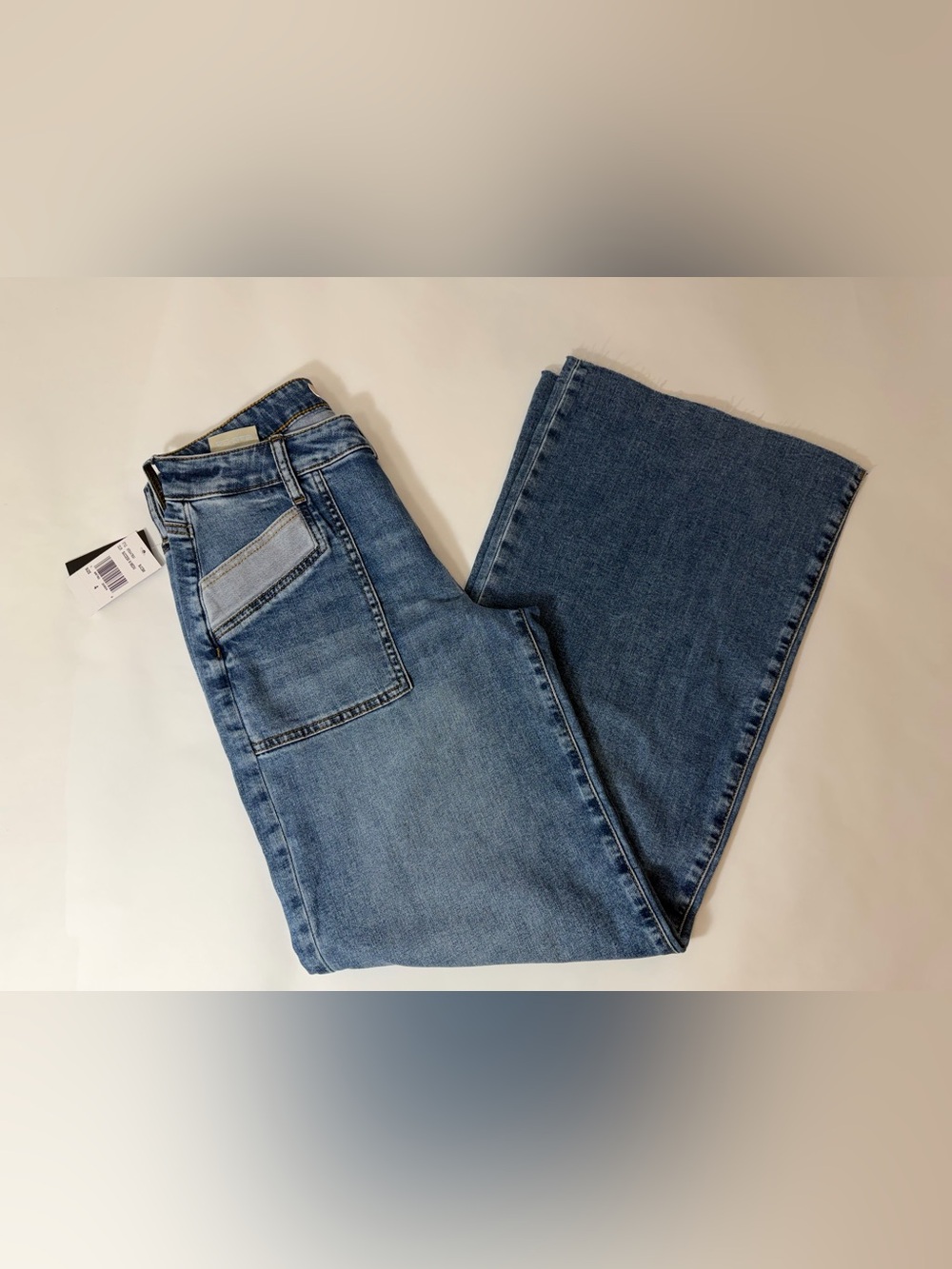 NWT Kut from the Kloth Straight Leg Jeans in Medium Blue Wash brand NEW